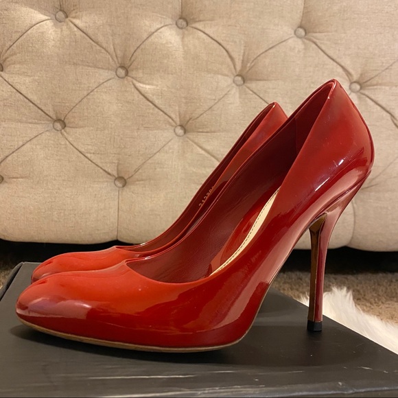 🍒Authentic Gucci Patent Leather Pumps💄 - Picture 7 of 10